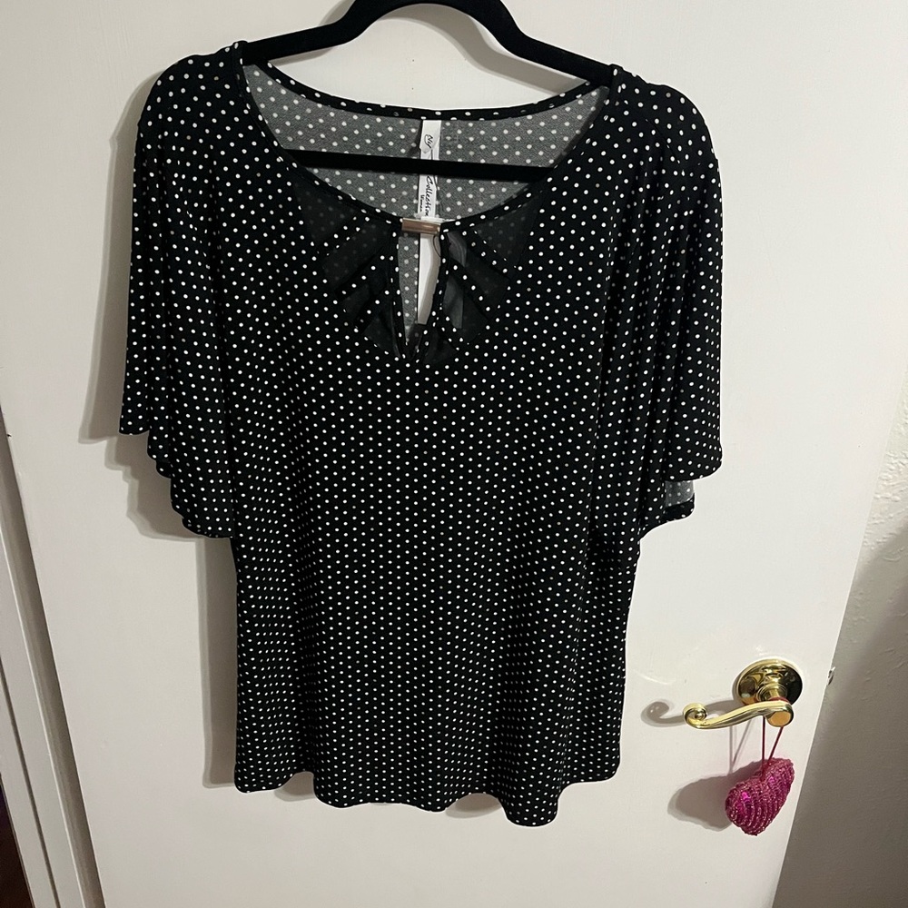 🖤 1X NY Collection Black and White Polka Dot Blouse with Flutter Sleeves NWT - Picture 3 of 8